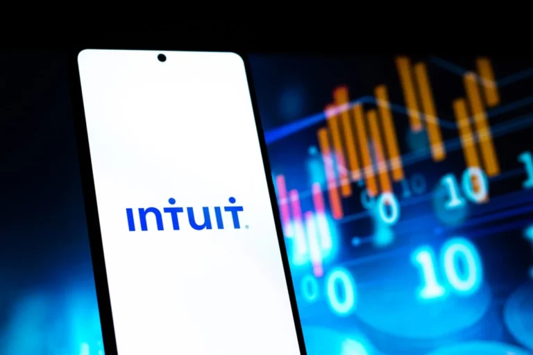 Intuit financial growth strategies for small businesses and AI-driven tools AI-driven tools