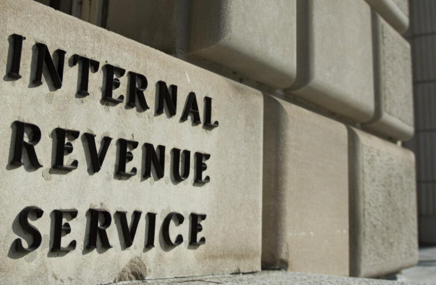 IRS announces $1,400 payments for eligible taxpayers missing stimulus credit.