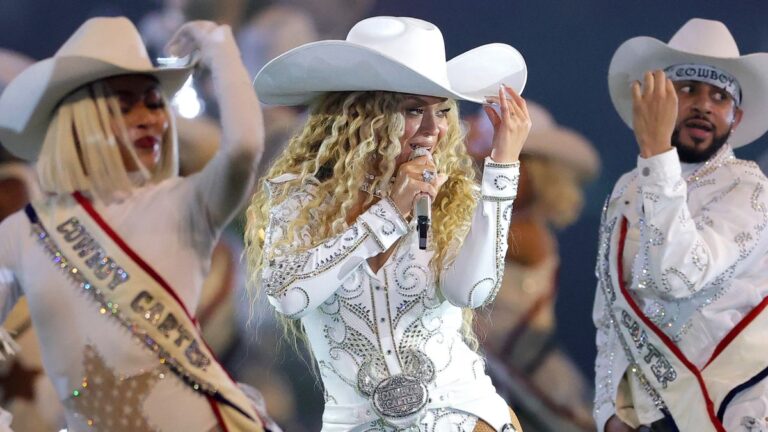 Beyoncé performing at the Bowl halftime show on Christmas Day